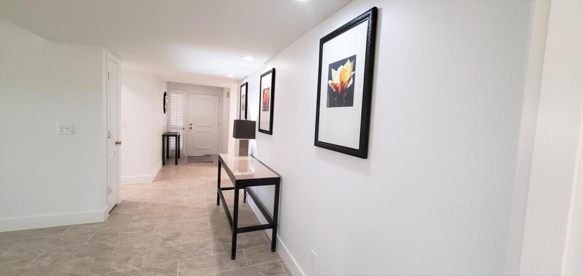 Pickleball, Tennis, Pool Spa, Bike Trail, Private Holiday home